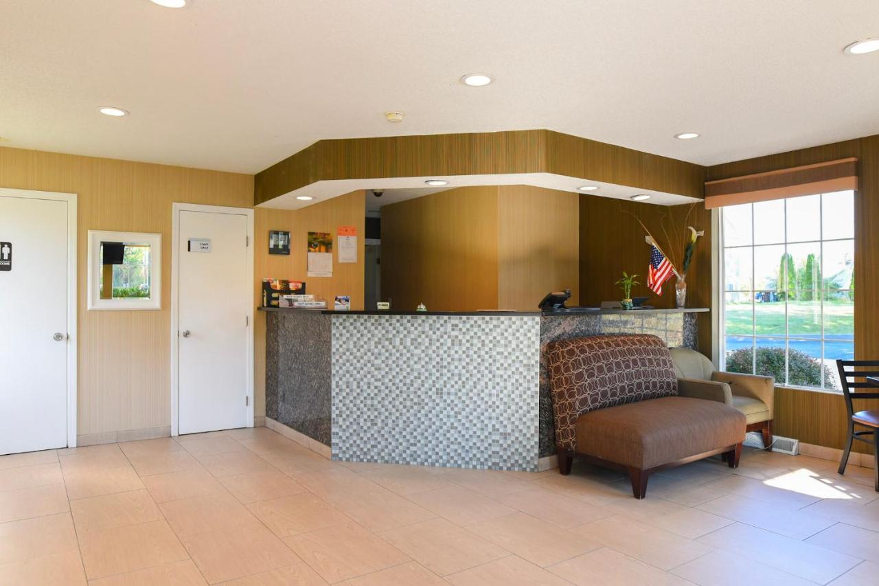 Rensselaer Capital Inn And Suites מראה חיצוני תמונה
